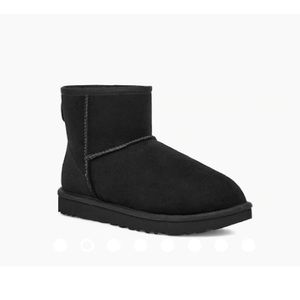 Black Mini Uggs - Women’s size 8